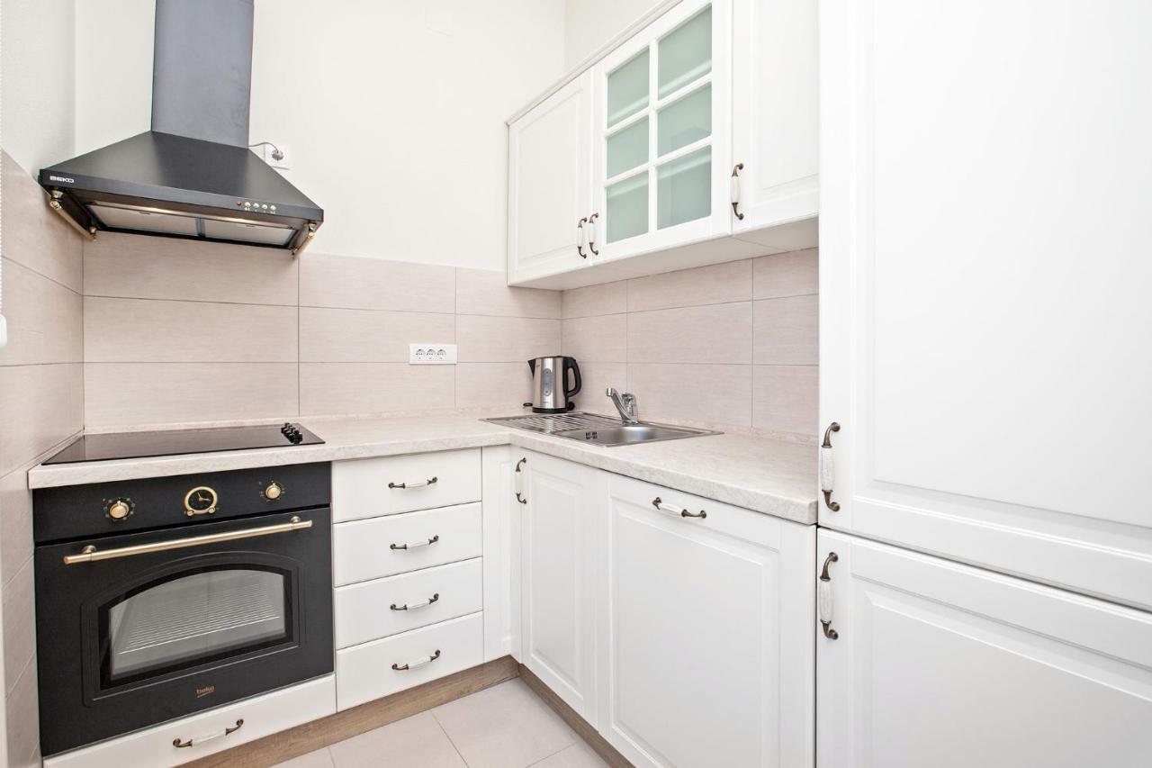 Apartments Isja Tivat Dış mekan fotoğraf