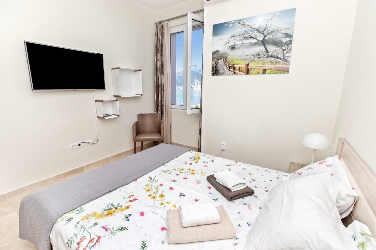 Apartments Isja Tivat Dış mekan fotoğraf
