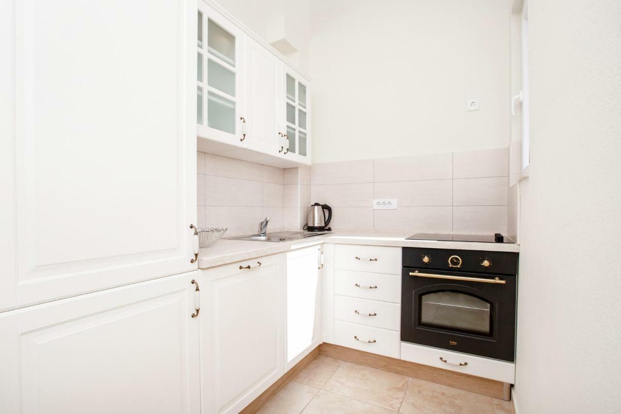 Apartments Isja Tivat Dış mekan fotoğraf